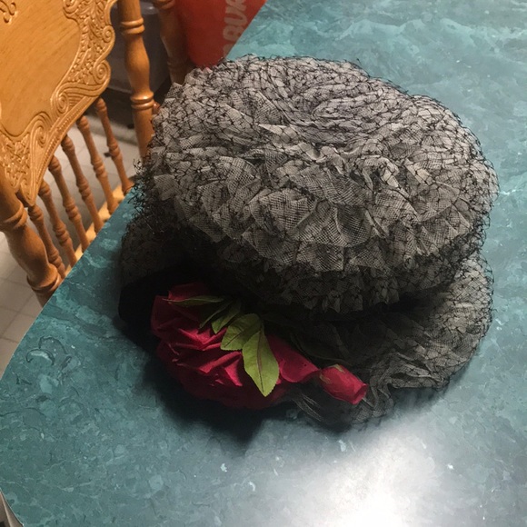 Antique Hat - Picture 1 of 3